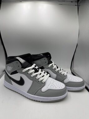 Nike Air Jordan 1 Mid Light Smoke Grey Size 8 Men’s Brand New With Box